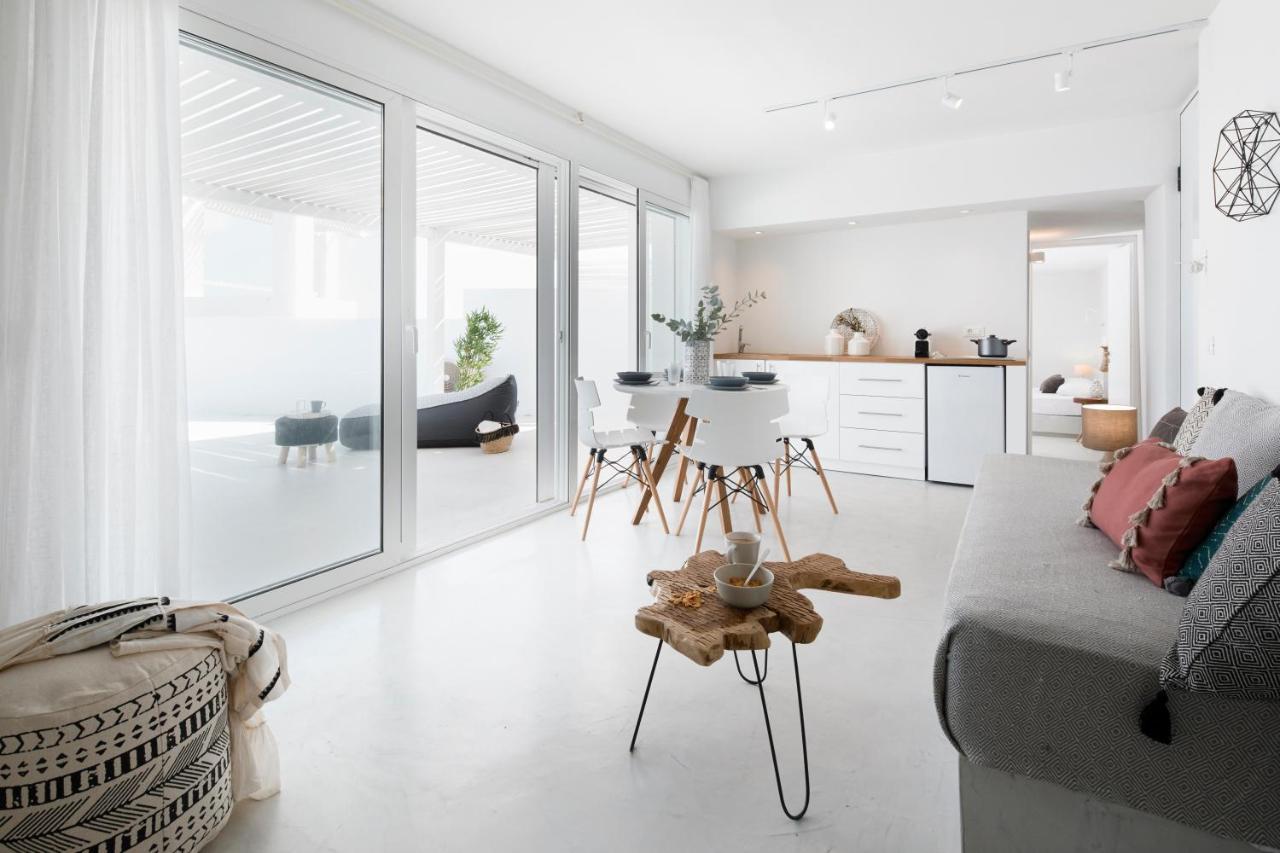 Infinite Blue Luxury Suites Fíra Kültér fotó