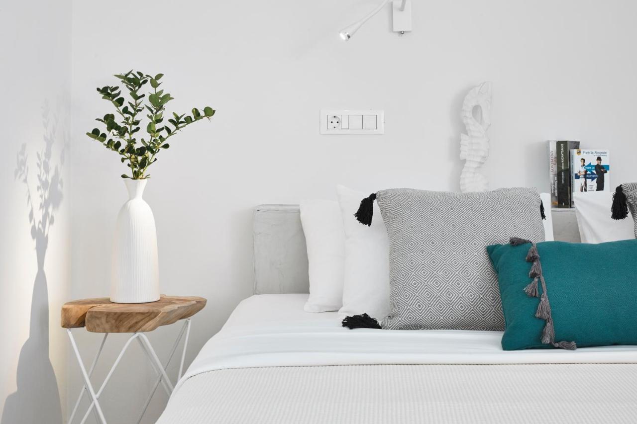 Infinite Blue Luxury Suites Fíra Kültér fotó