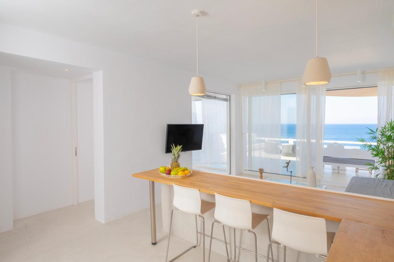 Infinite Blue Luxury Suites Fíra Kültér fotó